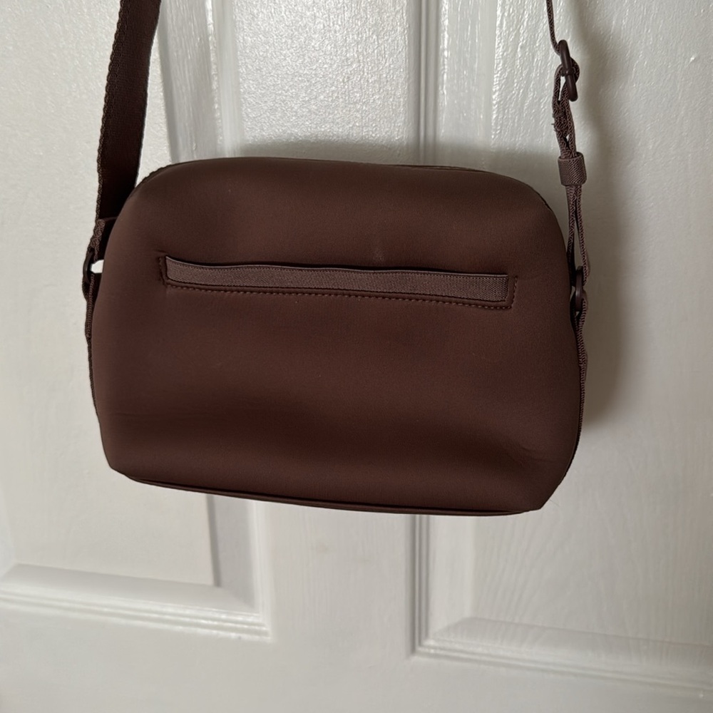 Micah Crossbody - Picture 5 of 9